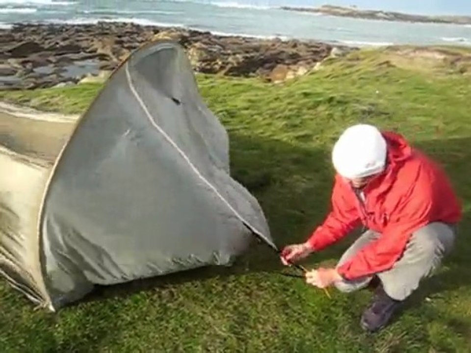 Montage tente Warmlite Stephensons par vent arrière