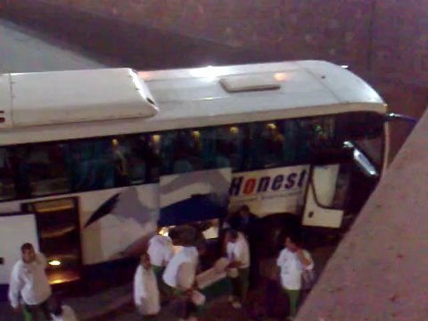Arrivee des joueurs au Cairo Stadium 1h30 avant le match