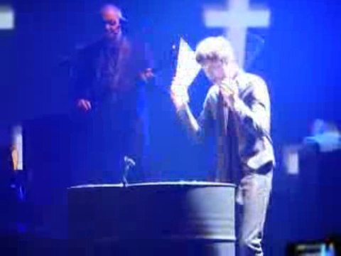 Indochine Limoges 07.11.09 Lettre De Métal Boris percussions