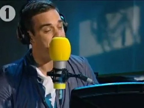 Robbie Williams - Human (The Killers) - BBC 1 Live Lounge