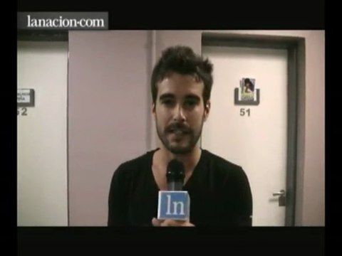 NICOLÁS CABRÉ PRESENTA SU A PERSONAJE EN BOTINERAS