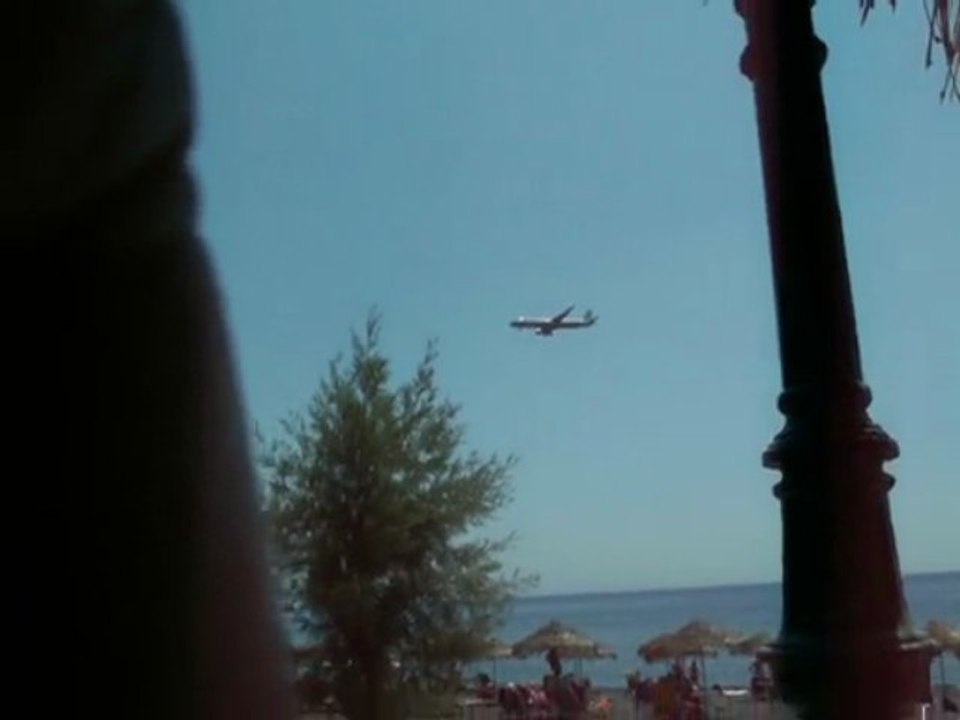 AVION A SANTORIN : CETTE FOIS, ON A EU CHAUD !!