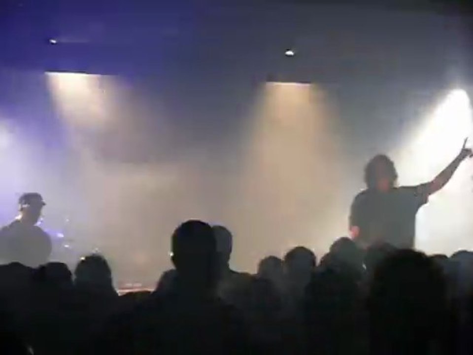 Mass hystéria knowledge is power