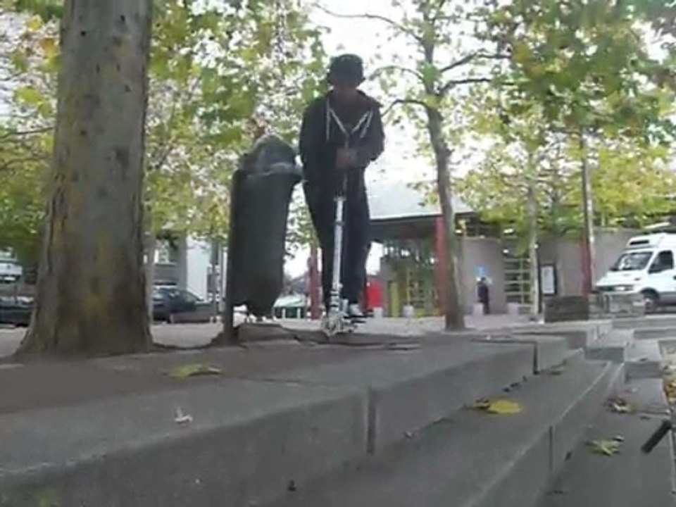 bus to return one hand