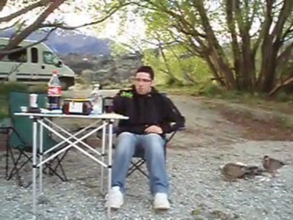 petit apéro au bord du lac Wakatipu près de Queenstown NZ