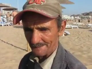 P'tite chanson insolite à la plage au Maroc