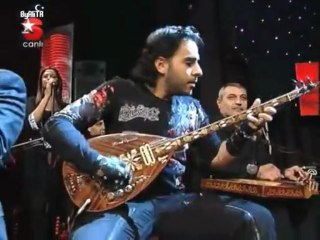 Ismail YK - Bağlama çalıyor, şemmamme H.Q [İbo Show/15.11.09