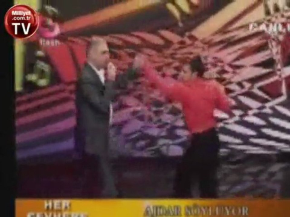 ajdar  yanında ekürisiyle döndü bu sefer