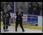 Buz hokeyi antrenörü çılgına döndü - ntvmsnbc Video Galeri
