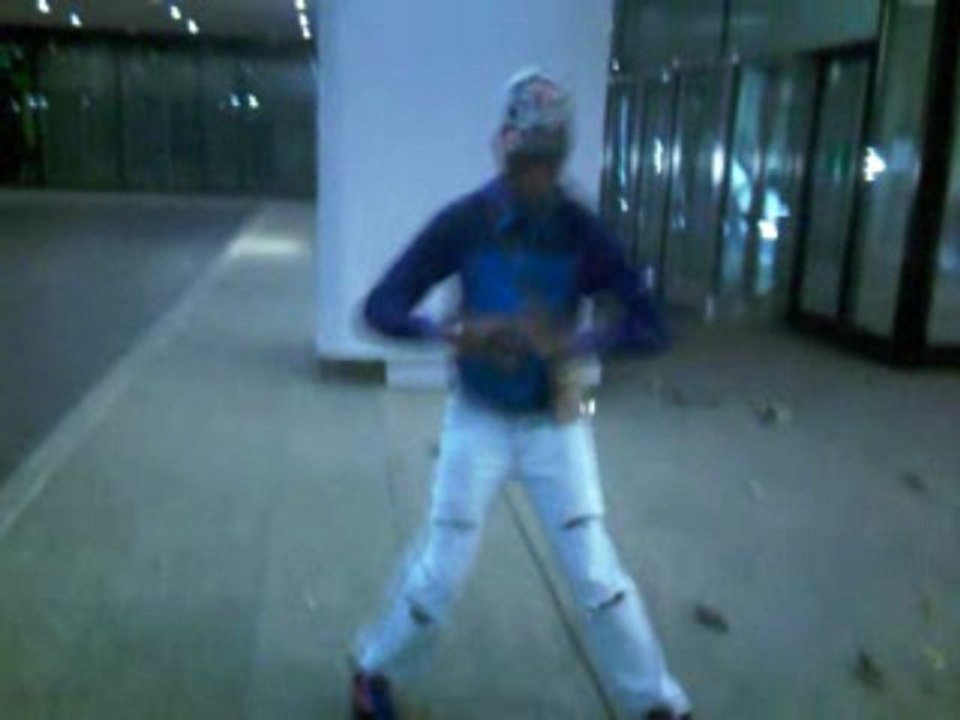 Le tueur.momozar