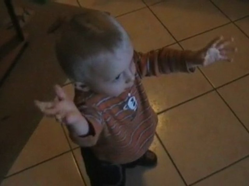 Ethan danse sur du Madonna