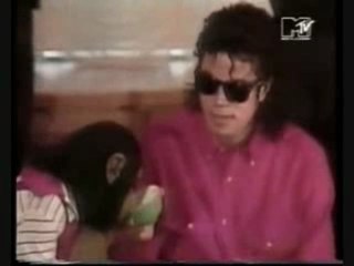michael jackson et bubbles recoit la cles de tokyo