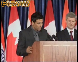 Akshay becomes India's Torch Bearer for Olympics 2010