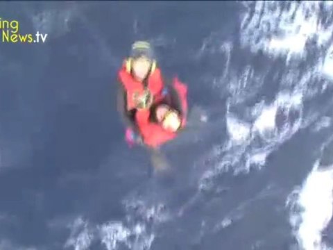 Transat Jacques Vabre : sauvetage de S. Josse et JF.Cuzon