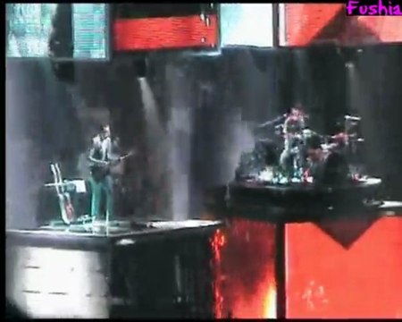 Muse - 02 - Uprising - Bercy - 17/11/2009