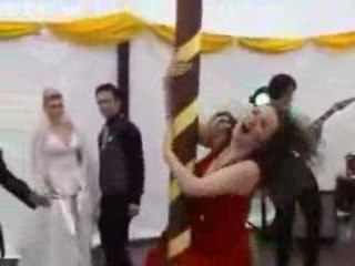 Pole Dance qui ruine un mariage
