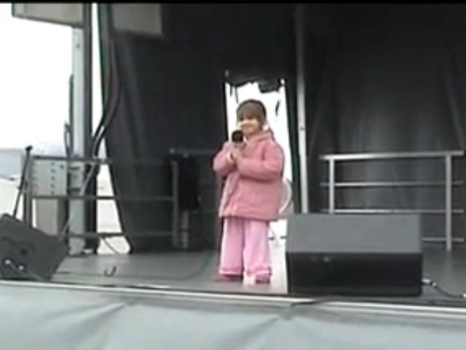 Kaitlyn Maher sings My Wish - 2009 National Cherry Blossom