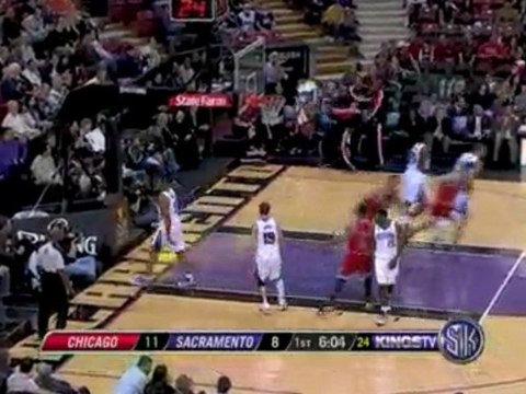 NBA Joakim Noah takes the pass and finishes with authority a