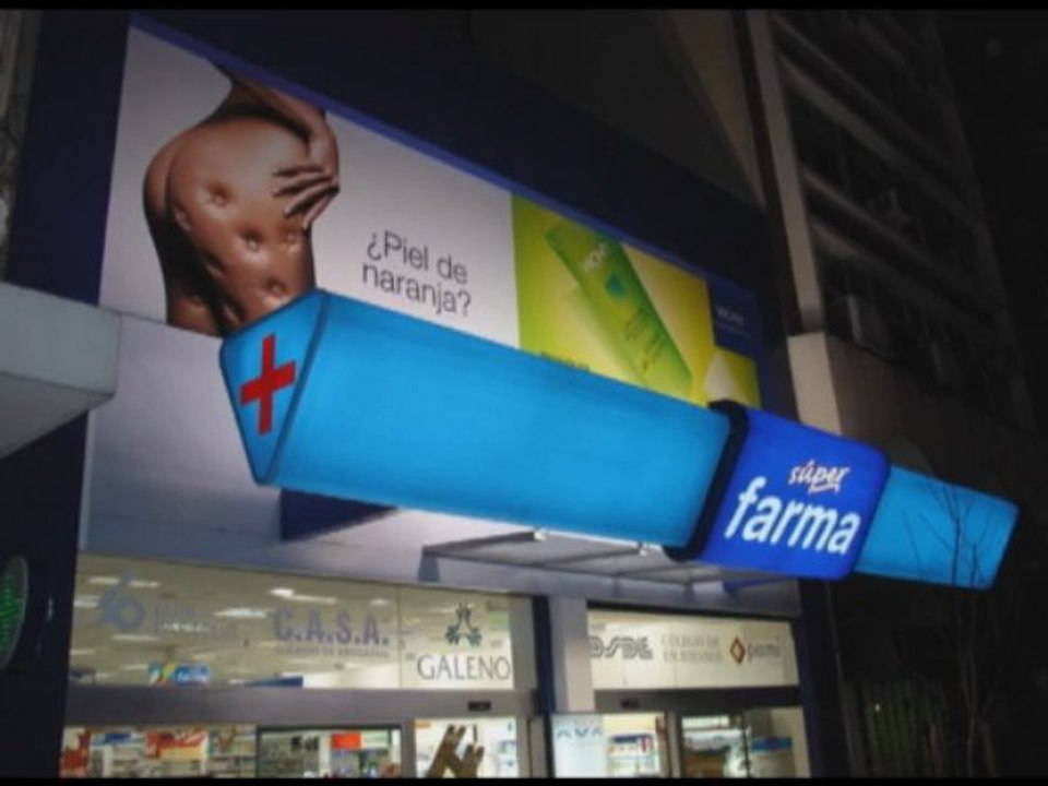 Carteles y Muebles de Farmacia Superfarma - Mobilifarma