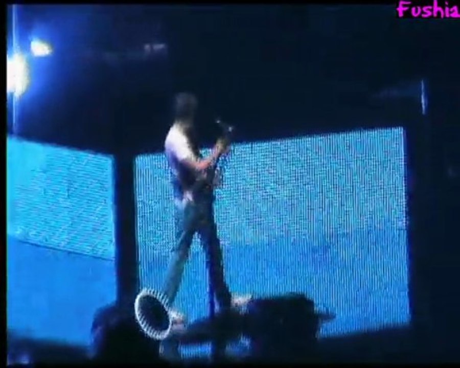 Muse - 12 - Guiding light - Bercy - 17/11/2009