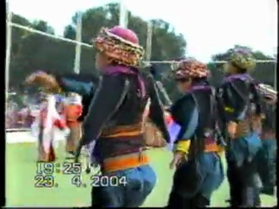 Pamukören Yunus Emre İlköğretim Okulu Folklor gösterisi