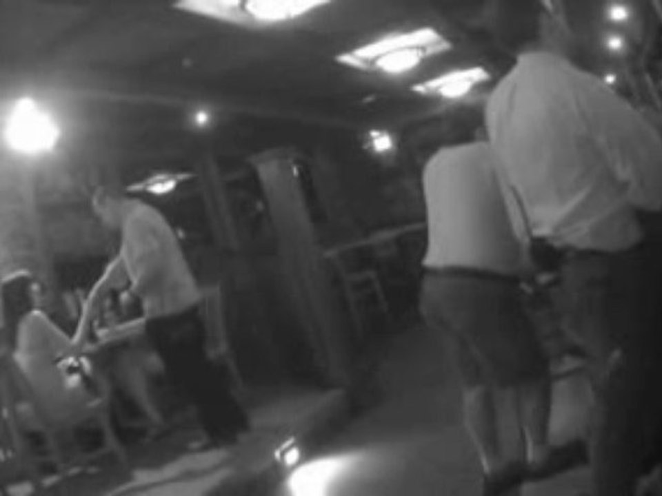 Lipua opening a seated set - how to approach women