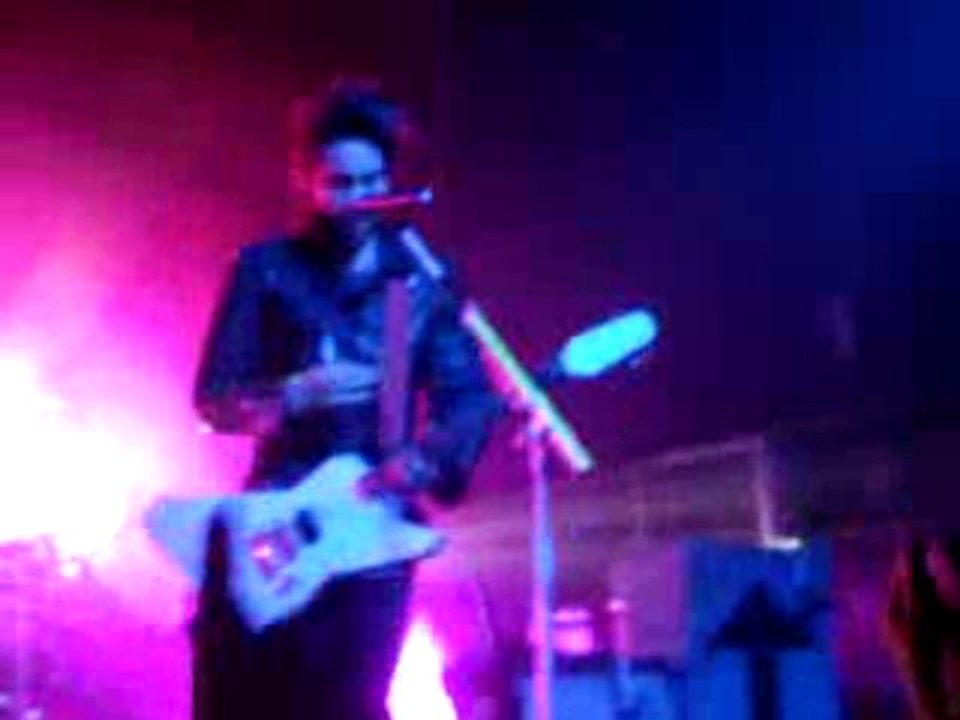 30 stm à l'Elysée Montmartre - A beautiful lie