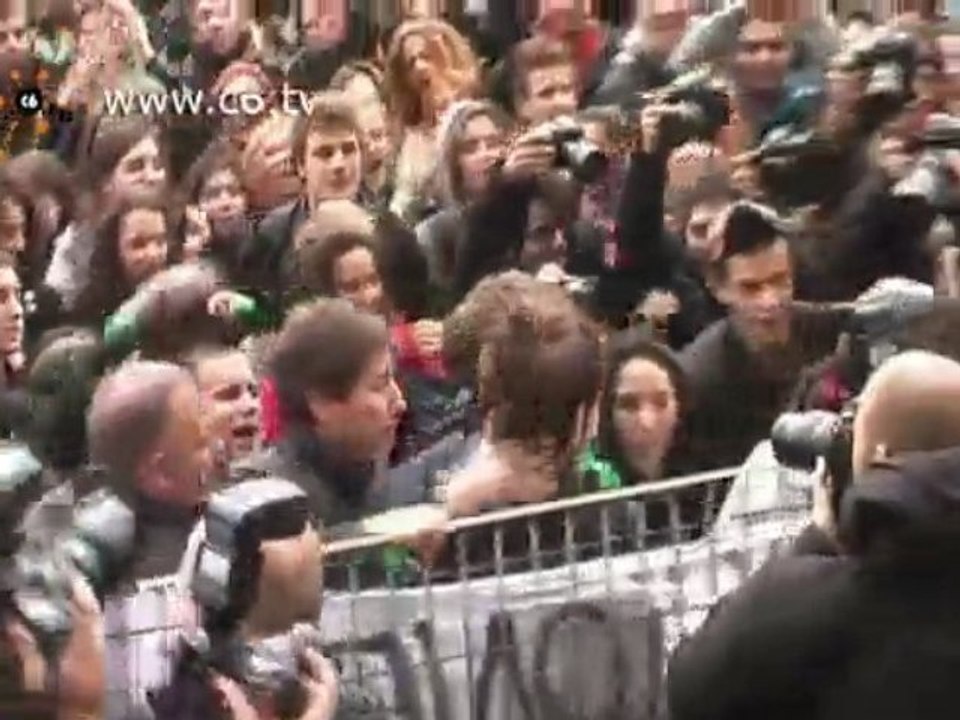 Sono liberi i due studenti arrestati. Festa dei compagni