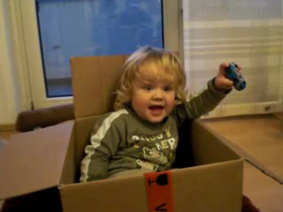 Mika im Karton (16.11.)