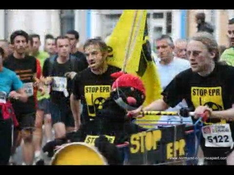 STOP EPR aux Foulées de la Presse de la Manche 2009