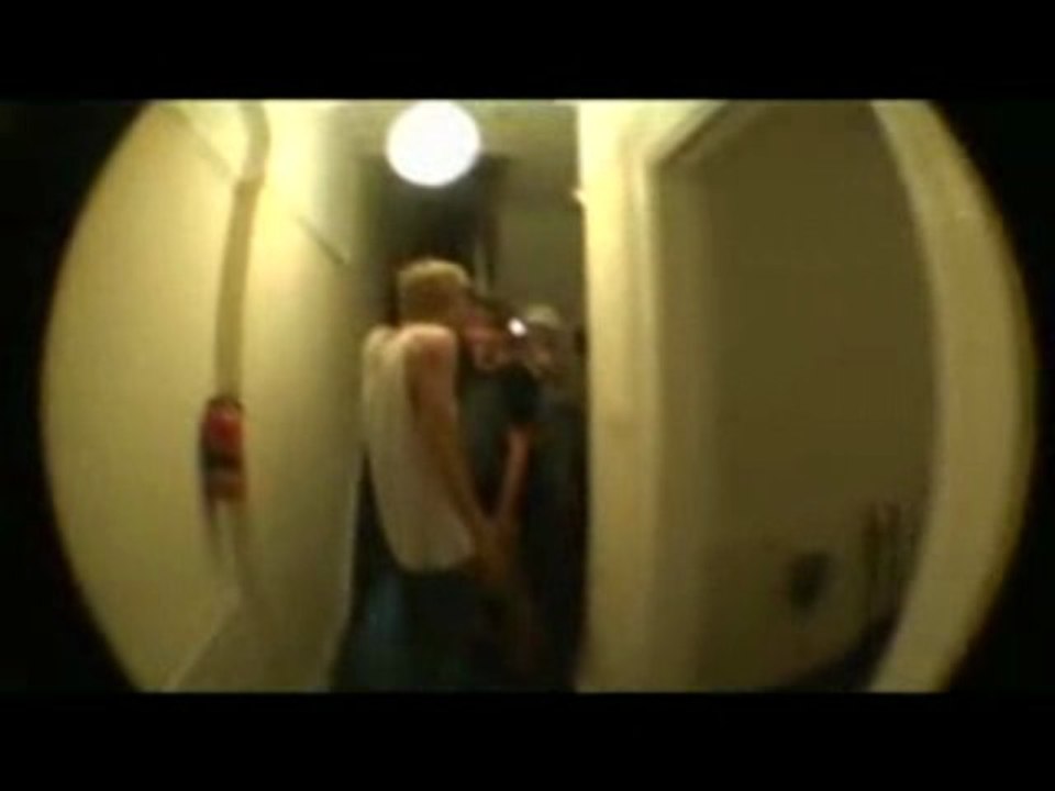 Accident de surf dans les escaliers