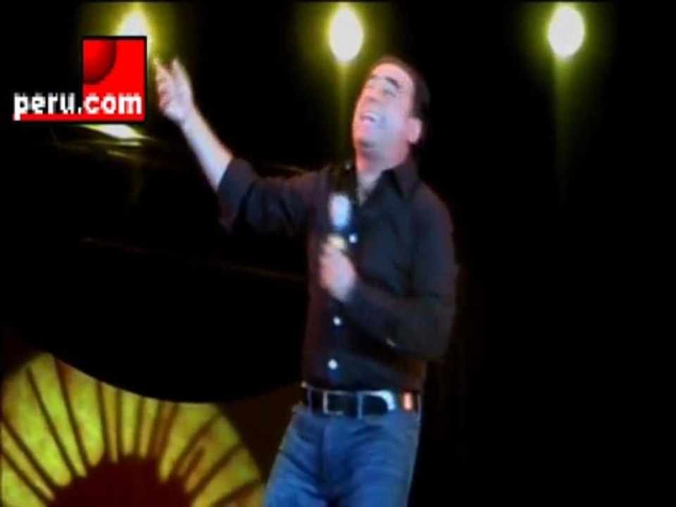 Adal Ramones en monólogo en Lima