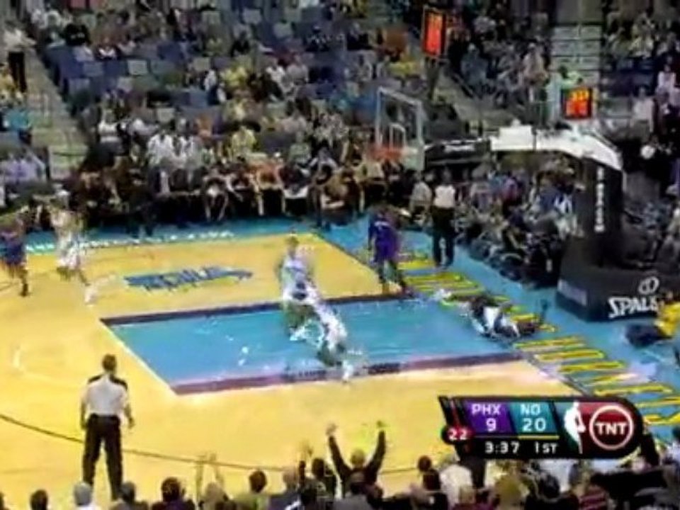 NBA Emeka Okafor BLOCK Amar'e Stoudemire.