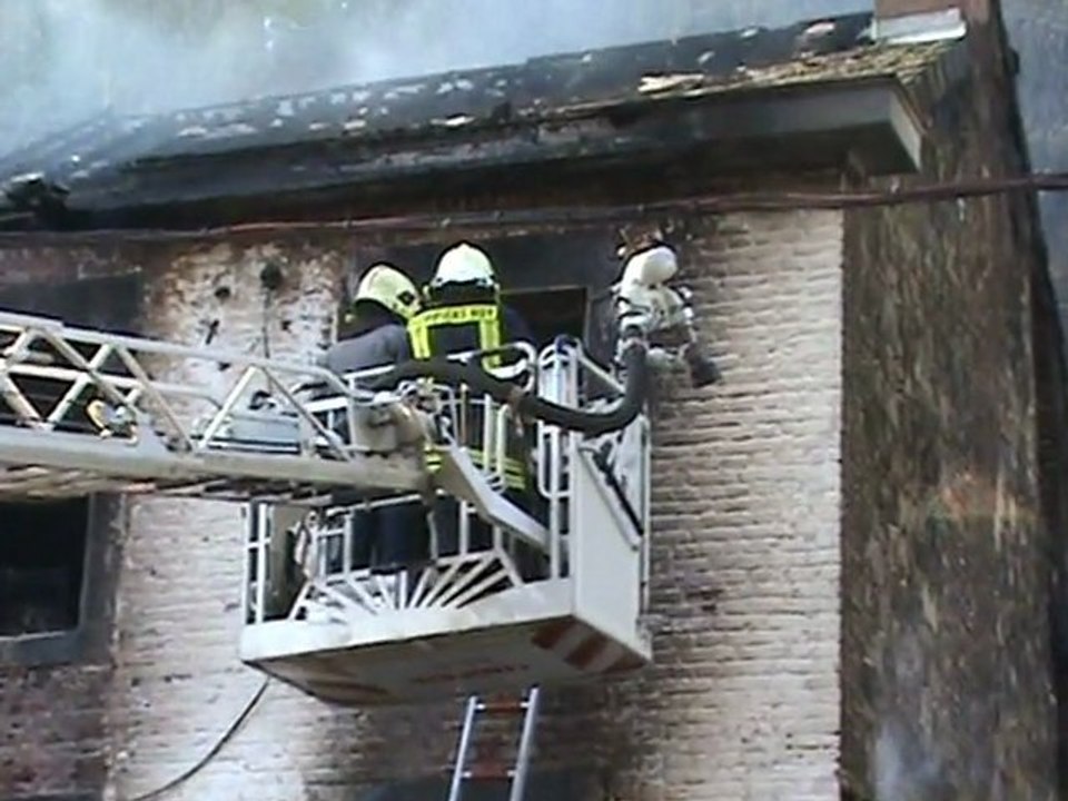 Incendie Chaussée des Forges à Marchin. Une victime - Vidéo Dailymotion