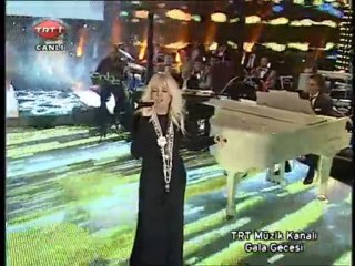Ajda Pekkan- Yalan Dunya( Gala Geçesi Trt 16.11.2009 )