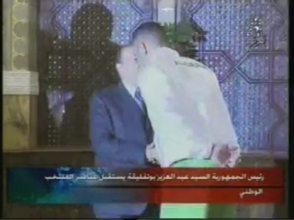 Algérie--egypte(Boutef a bien vu le match)