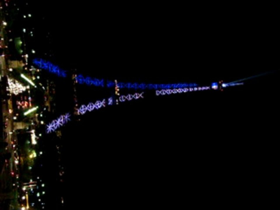 La Tour Eiffel a 120 ans !!!...