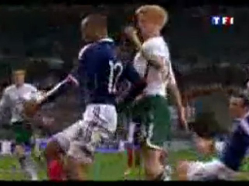 La main de Thierry Henry France Irlande !!