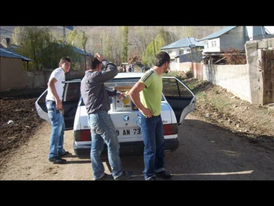 BALLICA KÖYÜ .GÜMÜŞHANE. BAYBURTDA ELMA SATIŞI 2009