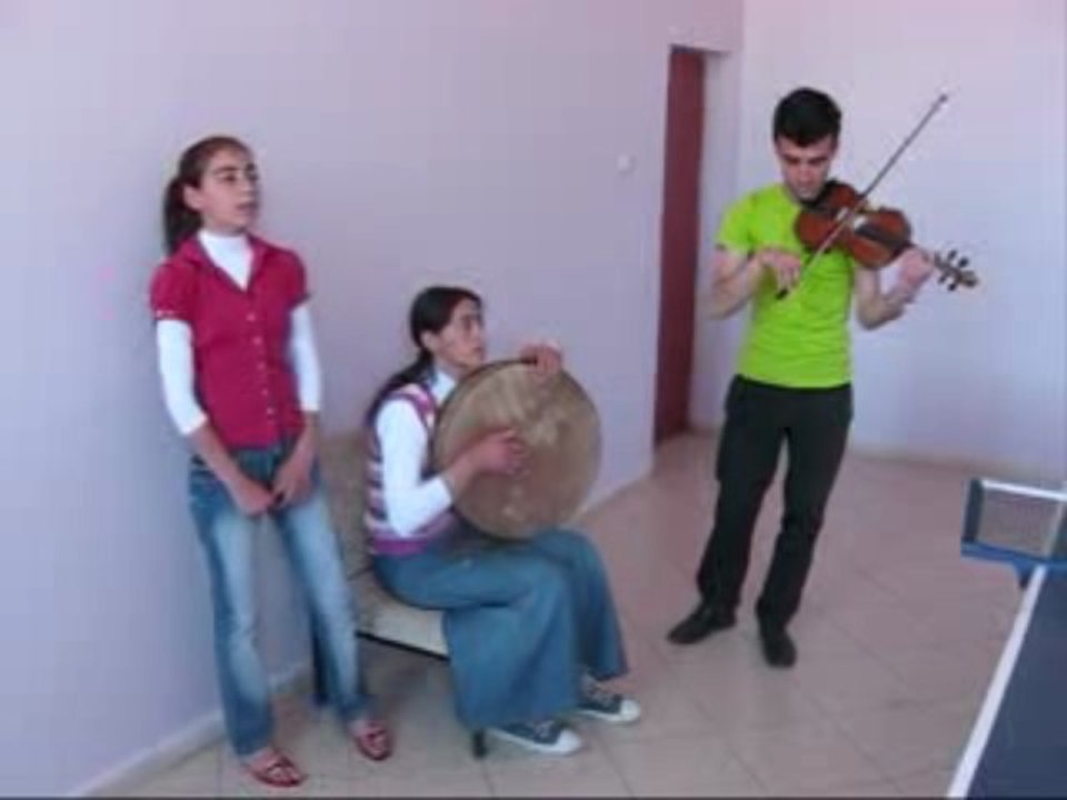 Fincanın Etrafı Yeşil