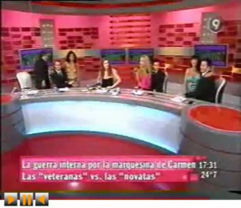 Los chicos de Los Profesionales con las vedettes