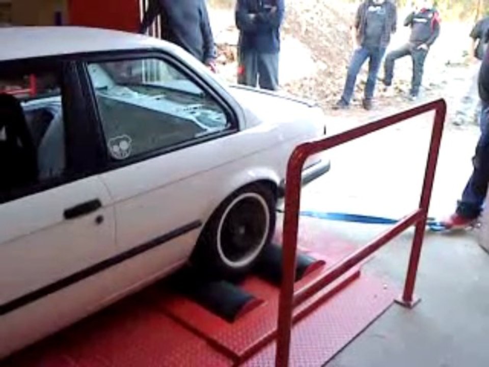 BMW 325i e30 au banc de puissance (2)