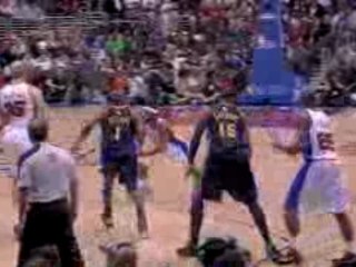 NBA Baron Davis makes the feed to DeAndre Jordan to make his