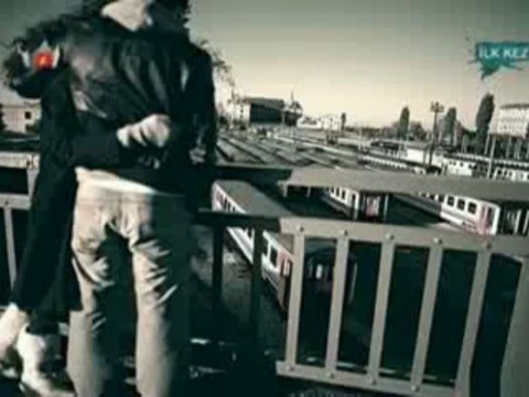 Ebru Yaşar - Kararsızım [YENI KLIP 2009] H.Q.