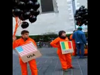 Greenpeace Grenoble Action Ballons Noirs