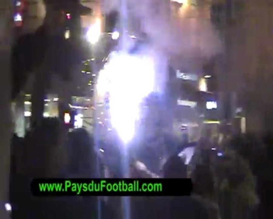 ÉGYPTE - ALGÉRIE (18.11.09) Scènes de liesse à Barbès