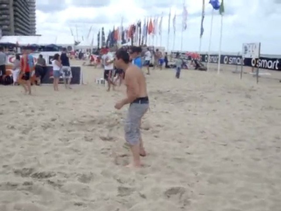 Un Mec Génial -, Beach Volley