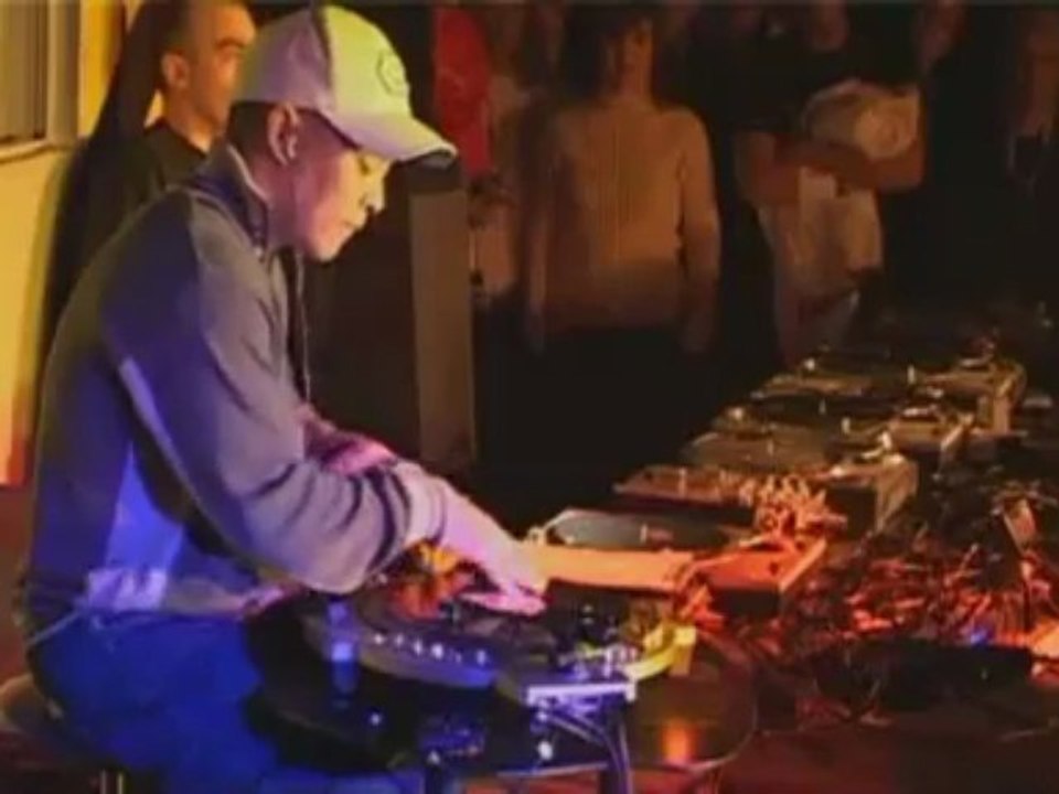 DJ Qbert in Paris Turntable Drummer Vidéo Dailymotion