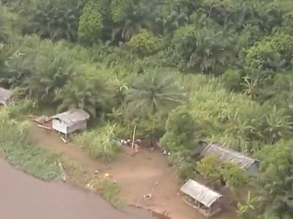 EARTH COLORS, tour du monde en ULM, www.thierrybarbier.com