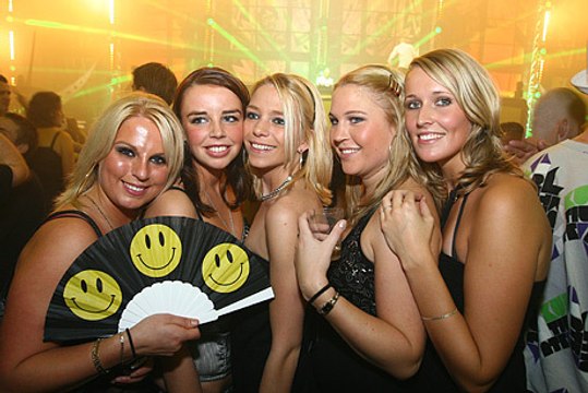 DEEPACK LIVE @ QLIMAX 2009 + LIEN DU SET